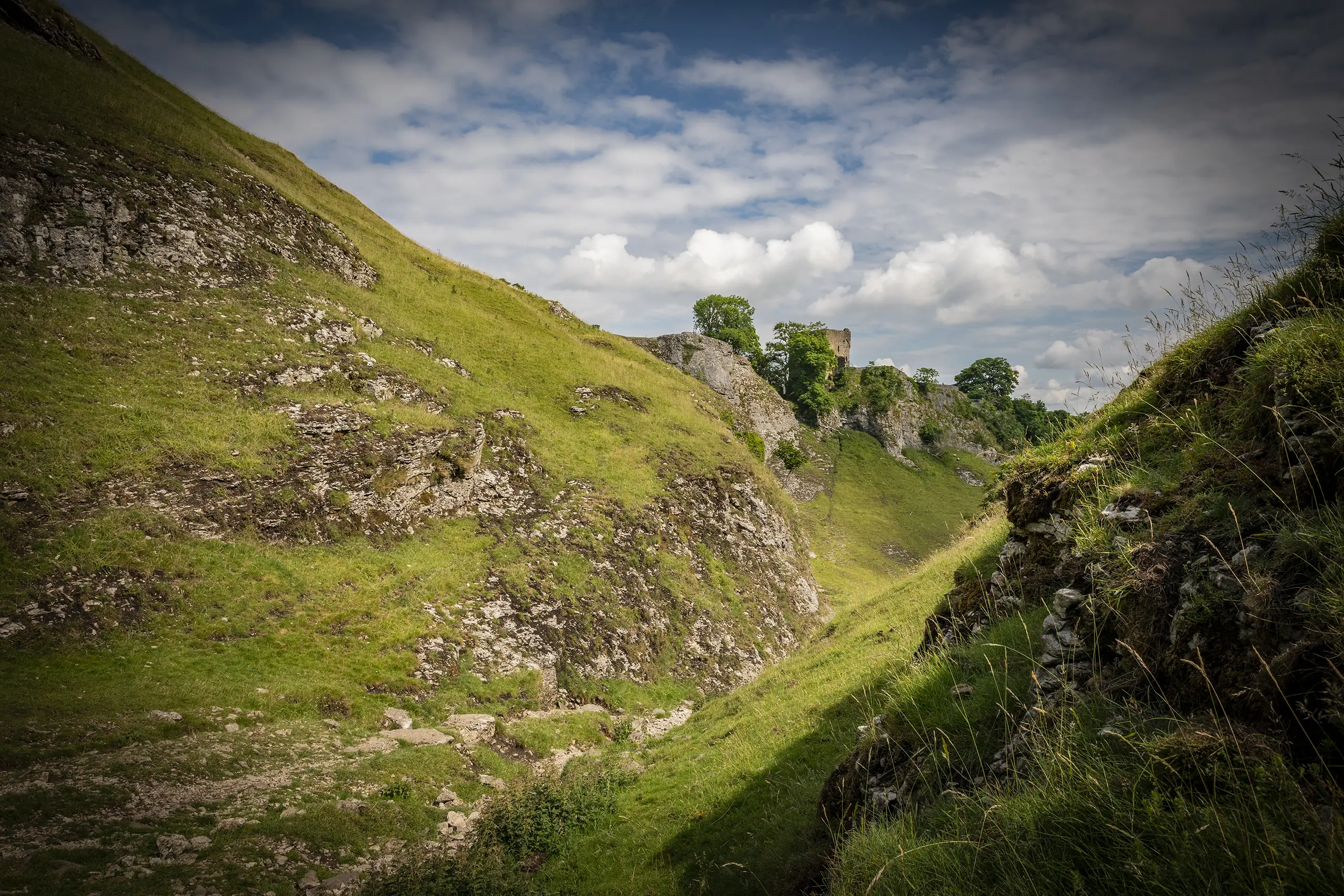 Peveril Castle, Cave Dale - landscape photography walk